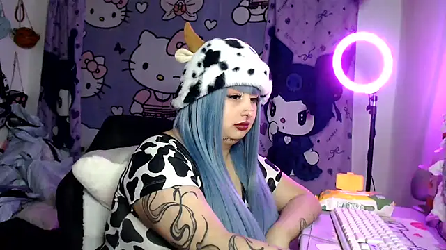 Snapshot of lussyevans24 chatting on July 5, 4:19 am lussyevans24 online show from July 5, 4:19 am