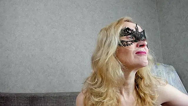 Snapshot of angelica_marquise chatting on March 18, 10:46 am angelica marquise online show from March 18, 10:46 am