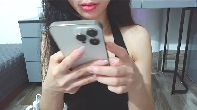 Snapshot of Baby-sexygirl01 chatting on April 4, 1:08 pm Baby-sexygirl01 online show from April 4, 1:08 pm