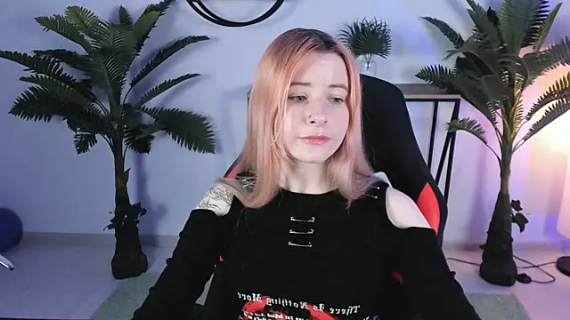 LexiWenford online show from December 20, 9:21 am