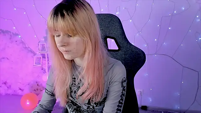 LexiWenford online show from February 13, 2:45 am