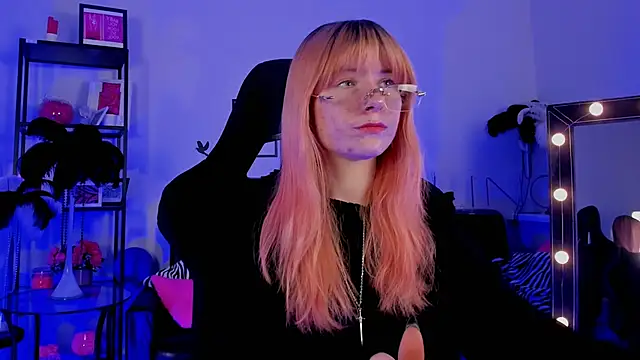 LexiWenford online show from February 20, 9:22 am