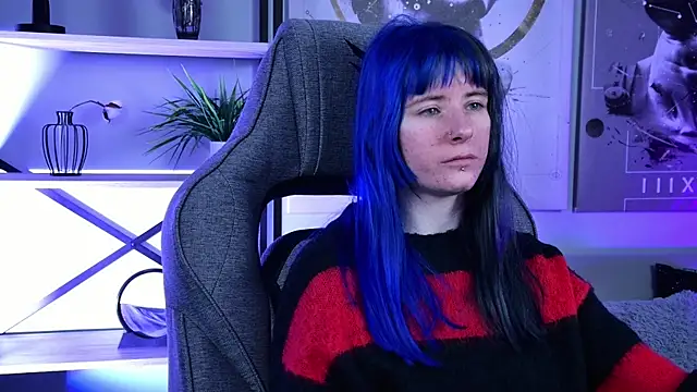 Snapshot of LexiWenford chatting on April 9, 2:44 am LexiWenford online show from April 9, 2:44 am