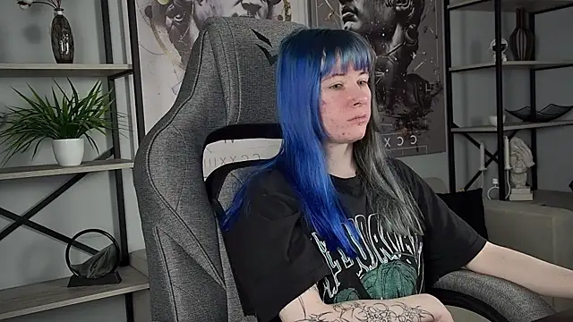 Snapshot of LexiWenford chatting on April 16, 2:56 am LexiWenford online show from April 16, 2:56 am