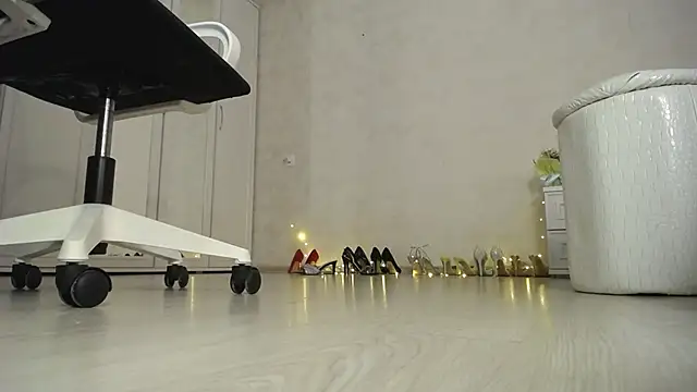 Devil Goddess online show from January 15, 3:18 pm