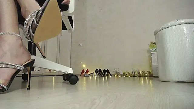 Devil Goddess online show from January 15, 6:19 pm