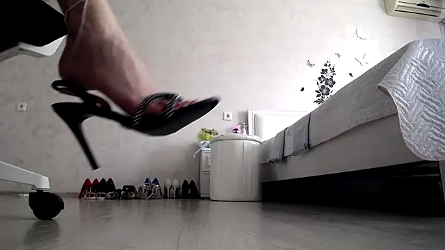 Devil Goddess online show from February 1, 11:21 am