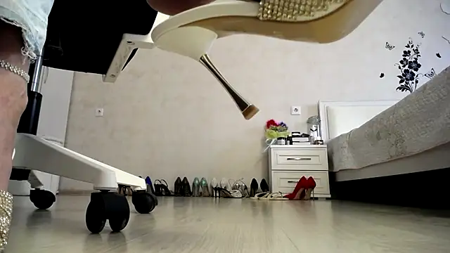 Devil Goddess online show from February 7, 12:06 pm