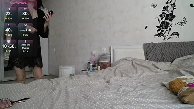 Devil Goddess online show from April 16, 9:43 am