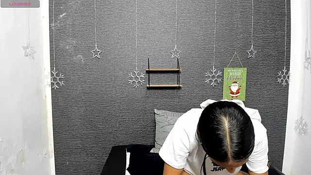 monse 02 online show from January 16, 1:36 pm