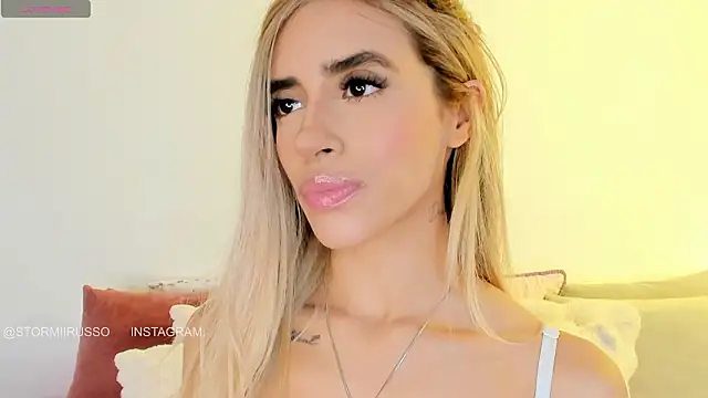 StormiRusso online show from March 17, 1:21 am