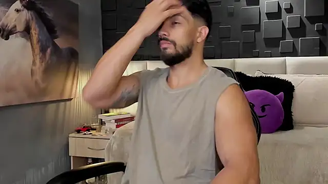 DannSaenz online show from February 6, 10:43 pm