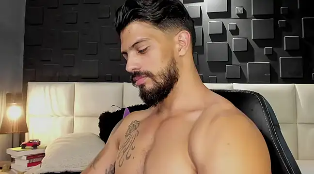 DannSaenz online show from February 12, 2:35 am