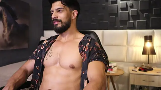 DannSaenz online show from February 15, 12:15 am