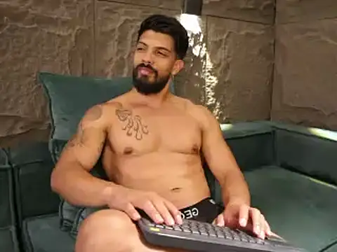 DannSaenz online show from March 13, 4:12 pm