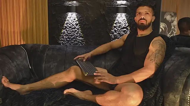 DannSaenz online show from October 24, 12:34 pm