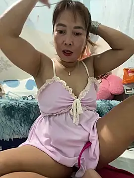 Snapshot of Linaannn chatting on March 11, 11:37 pm Linaannn online show from March 11, 11:37 pm