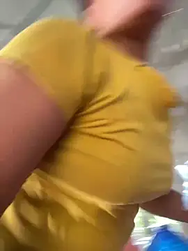 Snapshot of Linaannn chatting on March 15, 9:41 am Linaannn online show from March 15, 9:41 am