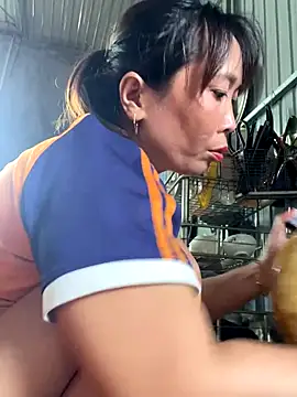 Snapshot of Linaannn chatting on September 30, 1:54 am Linaannn online show from September 30, 1:54 am