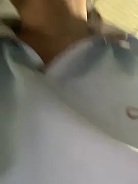 Snapshot of Linaannn chatting on October 17, 2:26 am Linaannn online show from October 17, 2:26 am