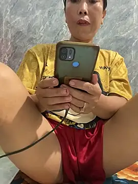 Snapshot of Linaannn chatting on November 4, 11:53 am Linaannn online show from November 4, 11:53 am