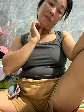 Snapshot of Linaannn chatting on November 11, 12:38 pm Linaannn online show from November 11, 12:38 pm