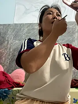 Snapshot of Linaannn chatting on November 12, 11:14 pm Linaannn online show from November 12, 11:14 pm