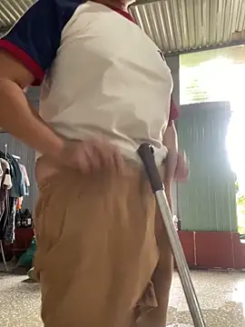 Snapshot of Linaannn chatting on November 16, 2:39 am Linaannn online show from November 16, 2:39 am