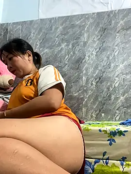 Snapshot of Linaannn chatting on November 18, 11:37 pm Linaannn online show from November 18, 11:37 pm