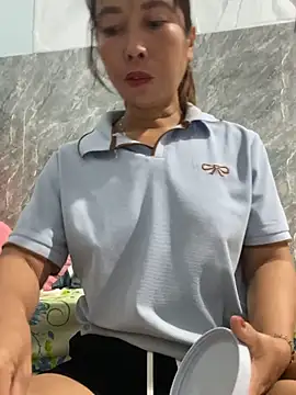 Snapshot of Linaannn chatting on November 29, 11:19 pm Linaannn online show from November 29, 11:19 pm