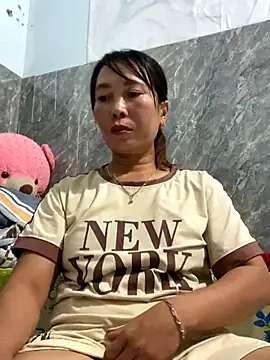 Snapshot of Linaannn chatting on December 15, 11:58 am Linaannn online show from December 15, 11:58 am