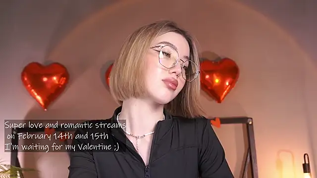 Snapshot of LindaThacker chatting on February 13, 11:17 am LindaThacker online show from February 13, 11:17 am