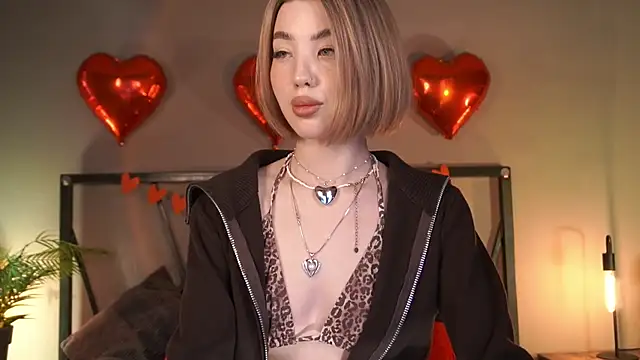 Snapshot of LindaThacker chatting on February 19, 8:01 am LindaThacker online show from February 19, 8:01 am