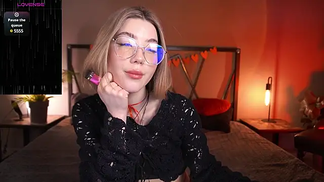 Snapshot of LindaThacker chatting on February 27, 4:52 am LindaThacker online show from February 27, 4:52 am