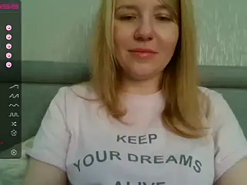 urbadkitty online show from December 9, 6:55 am