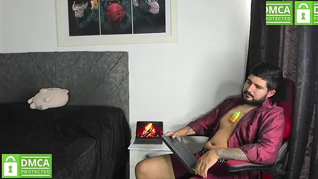 Snapshot of Sarah_paul chatting on April 20, 8:10 pm Sarah paul online show from April 20, 8:10 pm