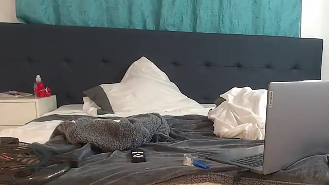 Snapshot of luna_palmerau chatting on January 9, 3:04 am luna palmerau online show from January 9, 3:04 am