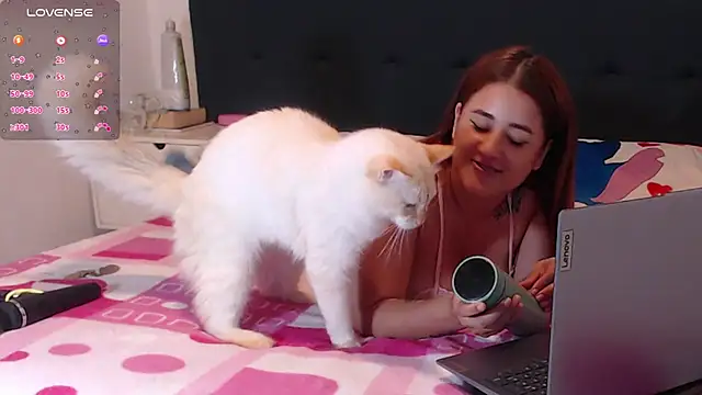 Snapshot of luna_palmerau chatting on February 1, 5:39 am luna palmerau online show from February 1, 5:39 am