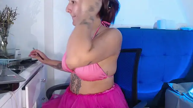 Snapshot of luna_palmerau chatting on November 24, 10:20 pm luna palmerau online show from November 24, 10:20 pm