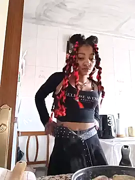 Snapshot of Laanegraofficial_ chatting on December 13, 1:55 pm Laanegraofficial online show from December 13, 1:55 pm