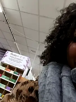 Snapshot of Laanegraofficial_ chatting on January 2, 7:40 pm Laanegraofficial online show from January 2, 7:40 pm