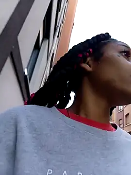 Snapshot of Laanegraofficial_ chatting on September 10, 5:35 pm Laanegraofficial online show from September 10, 5:35 pm