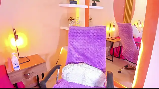 Hanah Greey online show from February 25, 4:10 pm