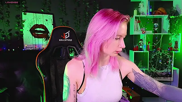  HelenCarter online show from March 7, 8:44 pm