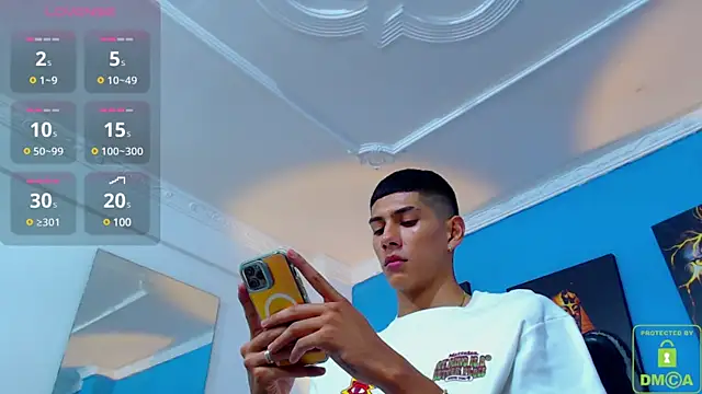 Snapshot of Valerio_20 chatting on January 8, 8:18 pm Valerio 20 online show from January 8, 8:18 pm