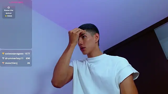 Snapshot of Valerio_20 chatting on February 13, 10:54 pm Valerio 20 online show from February 13, 10:54 pm