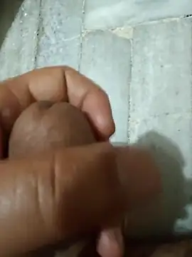 Snapshot of Abrarkhan9320 chatting on February 20, 1:35 am Abrarkhan9320 online show from February 20, 1:35 am