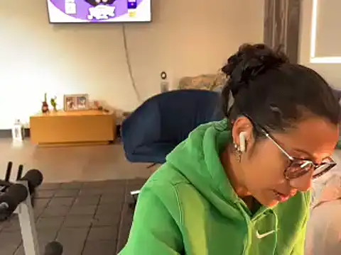 Snapshot of fergie21 chatting on October 16, 12:50 pm fergie21 online show from October 16, 12:50 pm