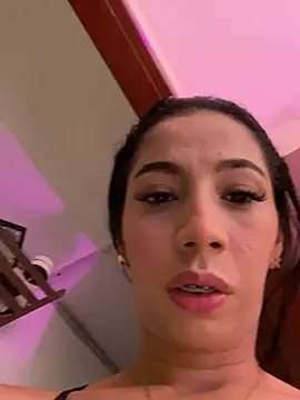 Snapshot of Lina10 chatting on February 28, 10:33 pm Lina10 online show from February 28, 10:33 pm