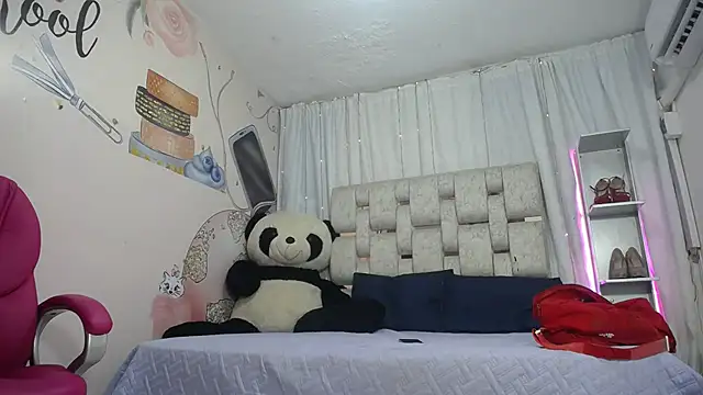 EMMA SWEETT1 online show from September 28, 12:32 pm